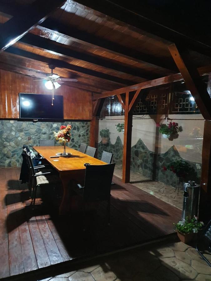 Casa Cattleya Hotel Târgu Jiu Екстериор снимка