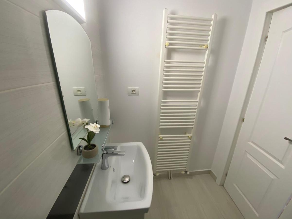 Casa Cattleya Hotel Târgu Jiu Екстериор снимка