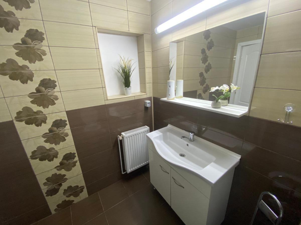 Casa Cattleya Hotel Târgu Jiu Екстериор снимка