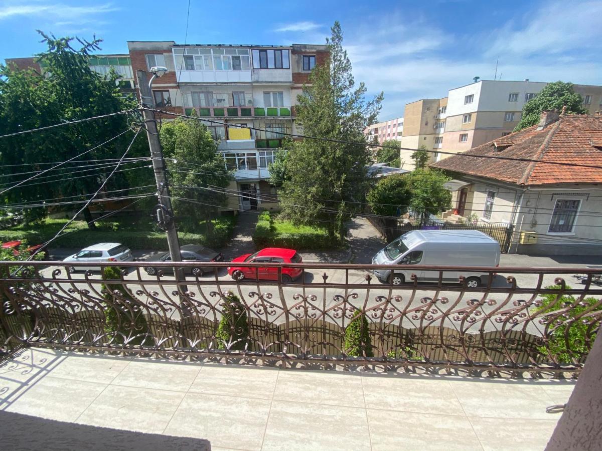 Casa Cattleya Hotel Târgu Jiu Екстериор снимка