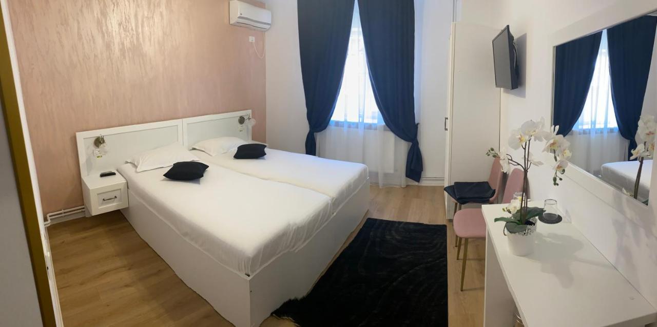 Casa Cattleya Hotel Târgu Jiu Екстериор снимка