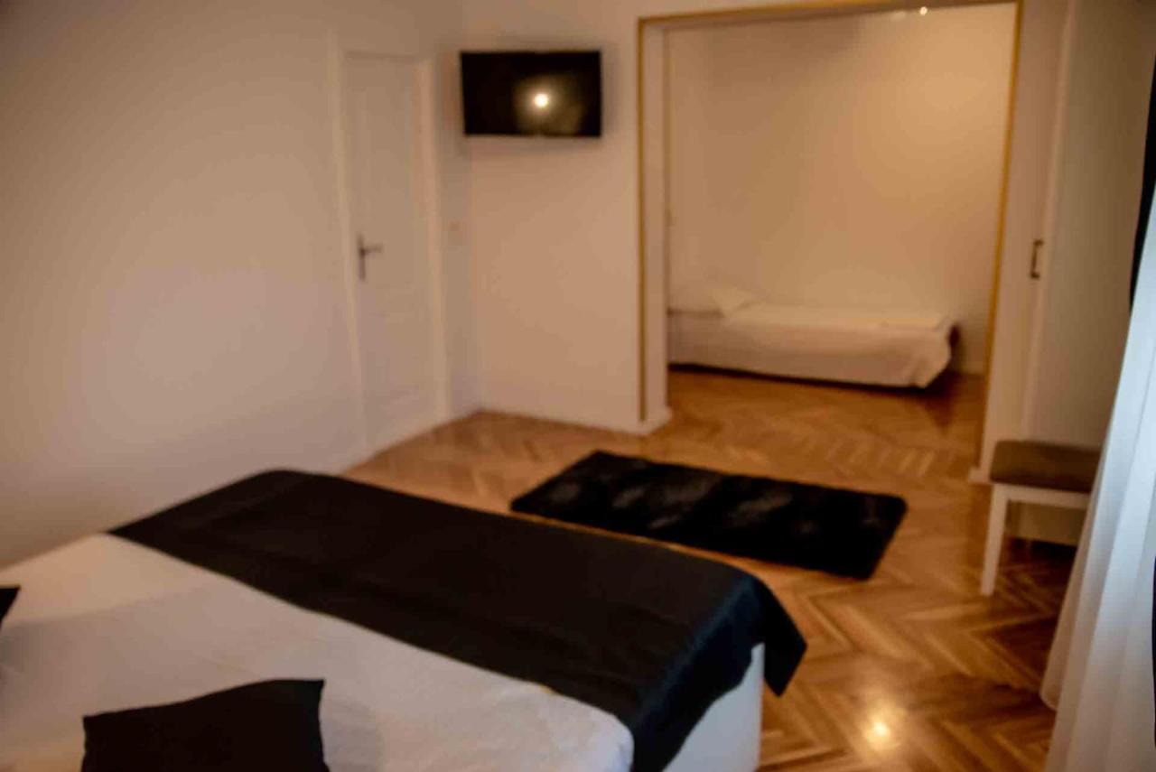 Casa Cattleya Hotel Târgu Jiu Екстериор снимка